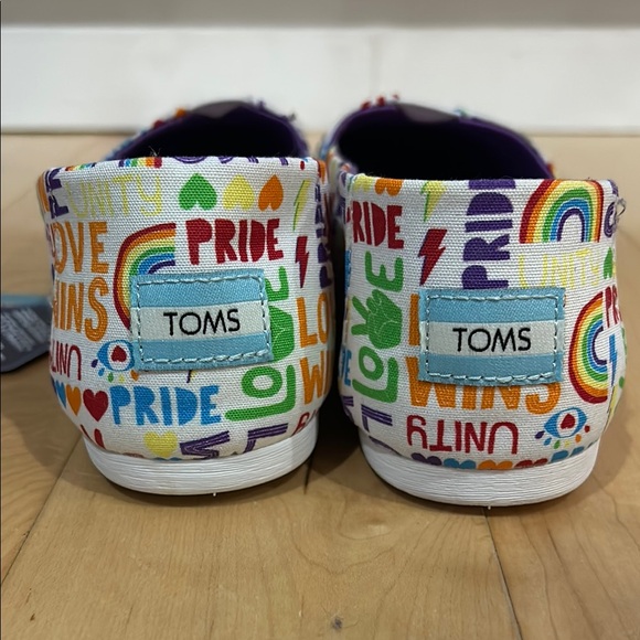 Toms Rainbow Pride Shoes size 9 - Picture 7 of 8